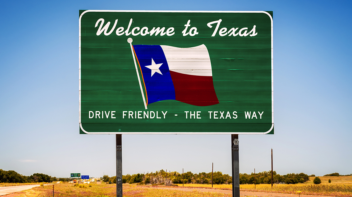 3de5cb907c06-USA-Texas-Schild-Highway-iStock-miroslav_1.jpg