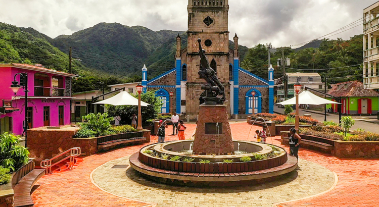 Saint Lucia Brunnen bunter Ort Saint Lucia Tourism Authority